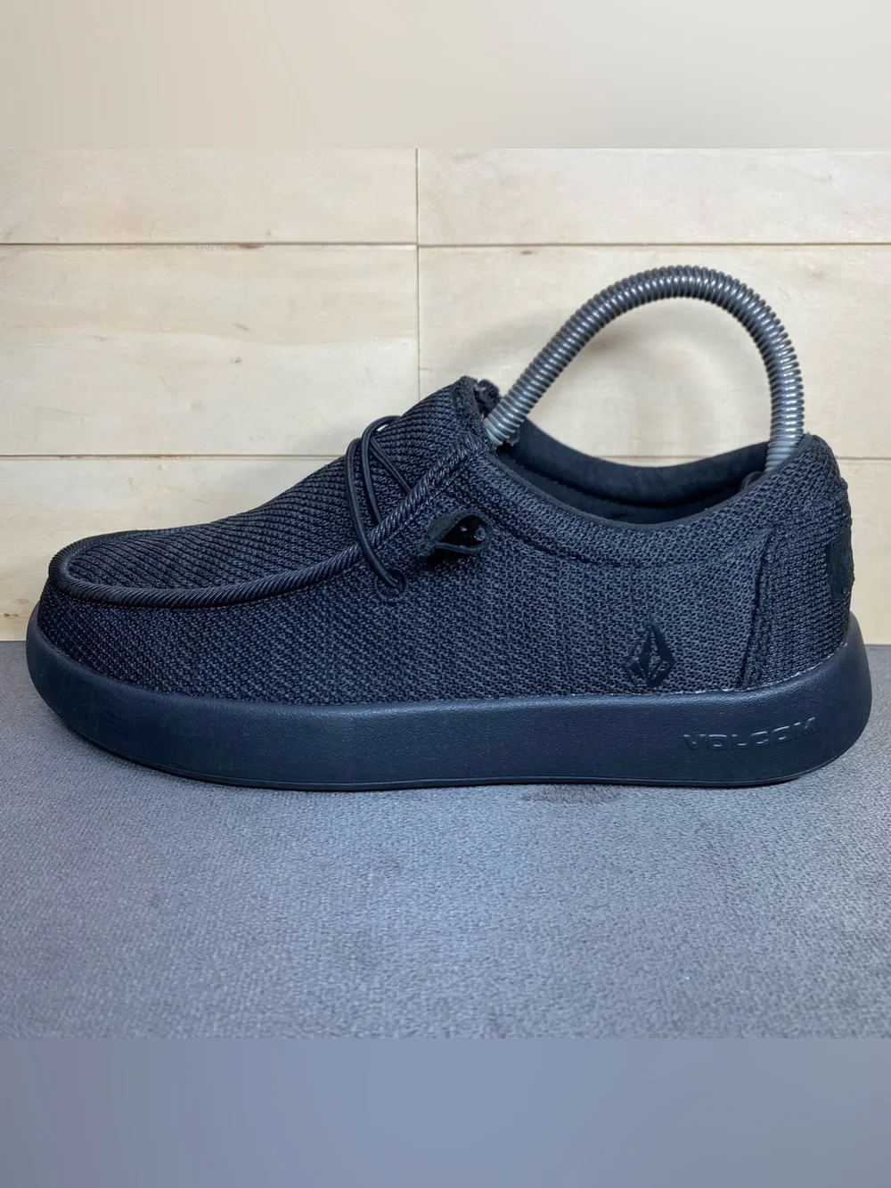 Volcom Chill Slip Resistant Loafers Black Women's Size 6 Shoes W Slip-Ons